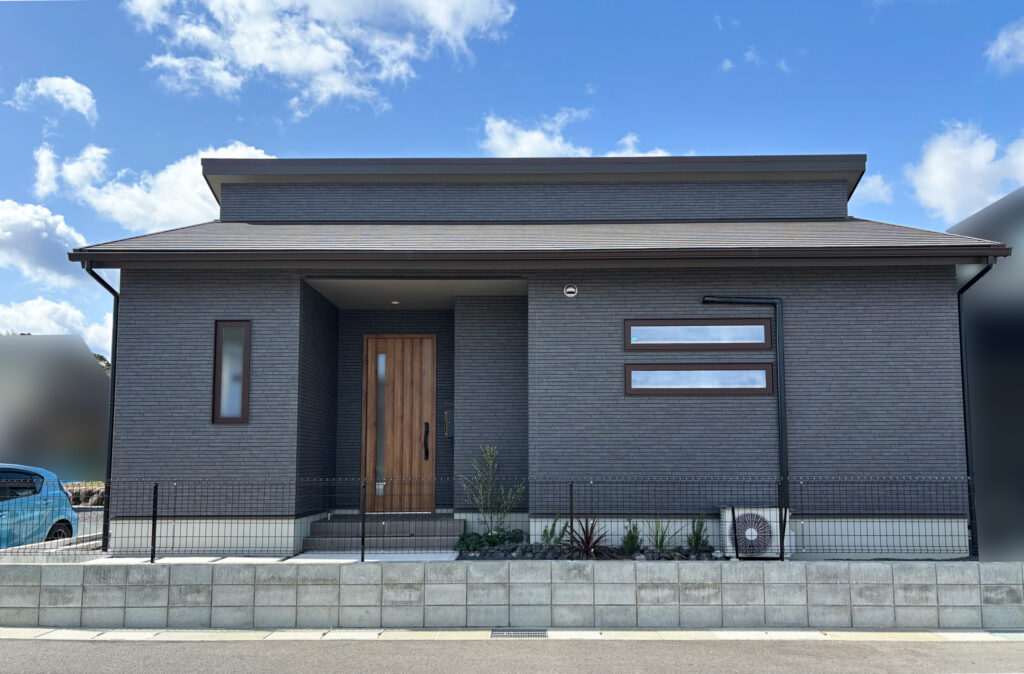 【亀山市】大好きな木目柄を随所に使った収納便利で快適な平屋くん♪