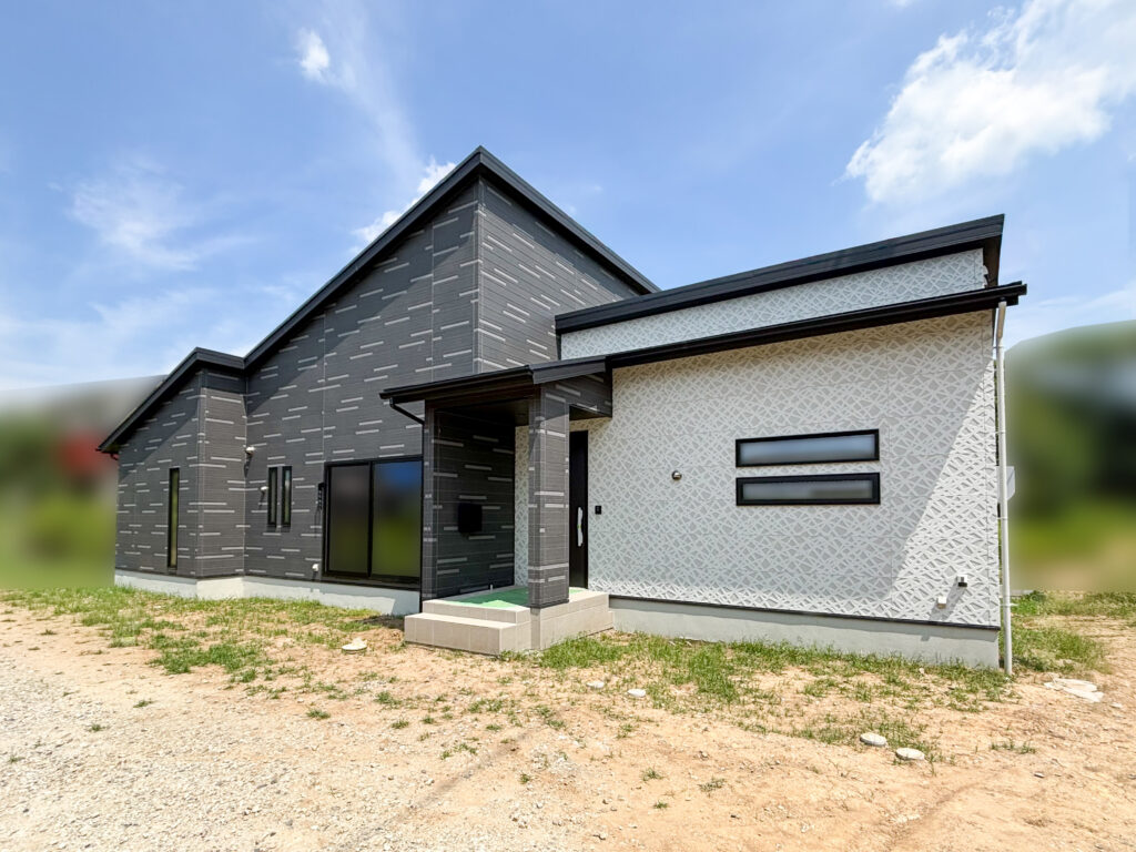 【亀山市】アーチ壁が可愛い5LDKの平屋くん♪